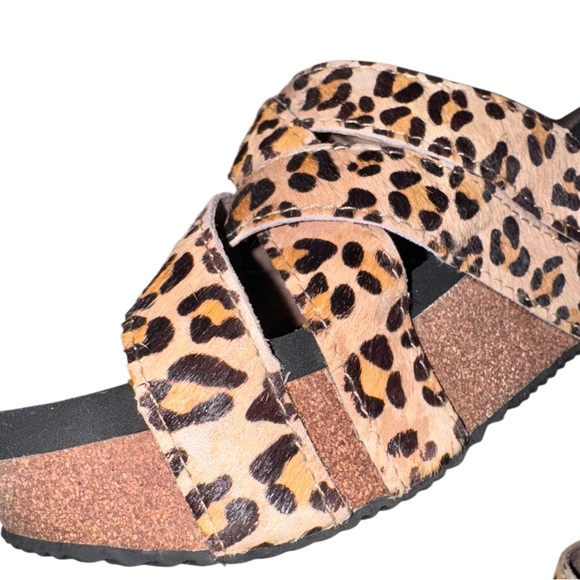 VERY VOLATILE Mayfield Leopard
wedges women’s shoes size 9 - Picture 6 of 17
